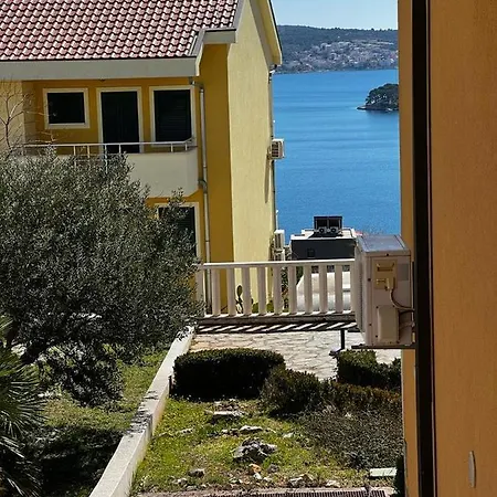 Daire The View
